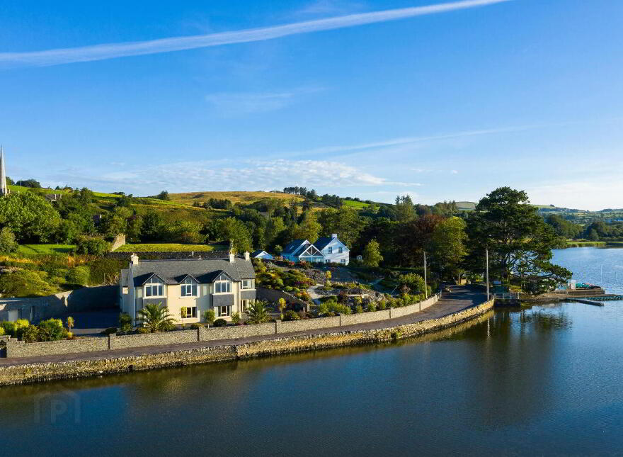 Sunny Rock, Church Road, Rosscarbery, P85PX26