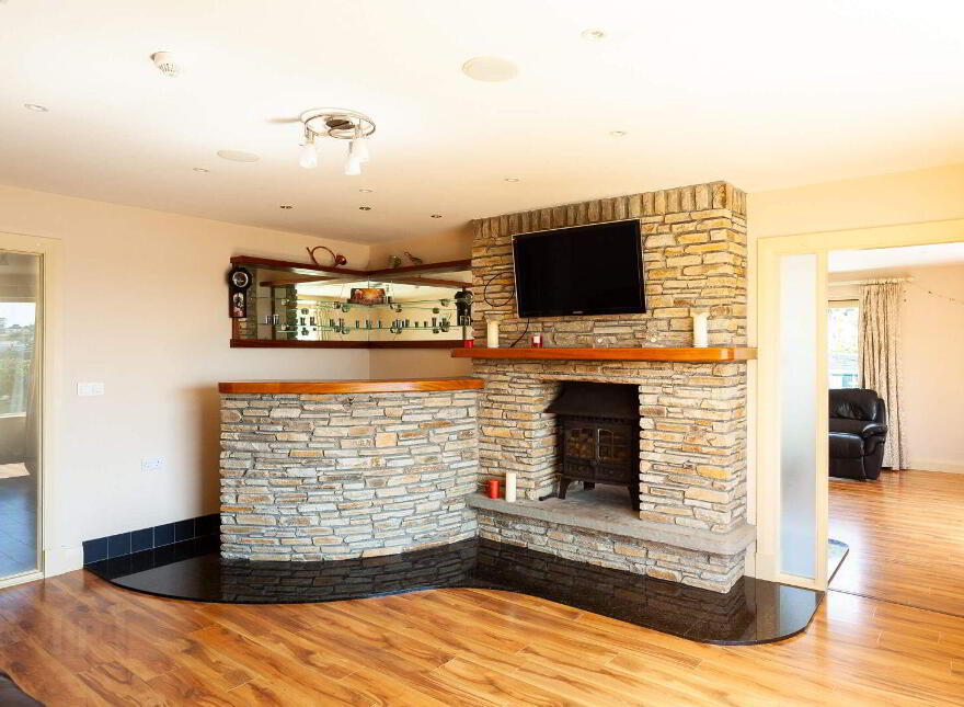 Sunny Rock, Church Road, Rosscarbery, P85PX26