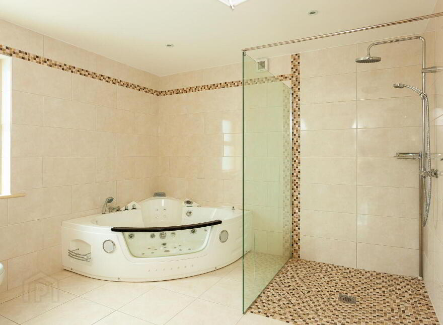 Sunny Rock, Church Road, Rosscarbery, P85PX26