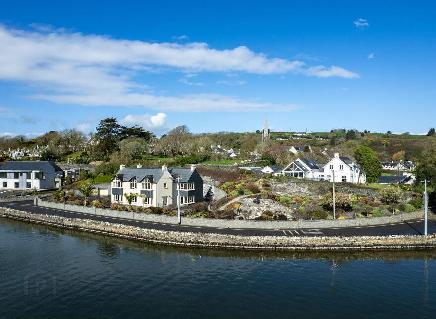 Sunny Rock, Church Road, Rosscarbery, P85PX26