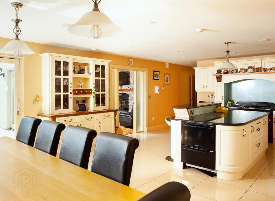 Sunny Rock, Church Road, Rosscarbery, P85PX26