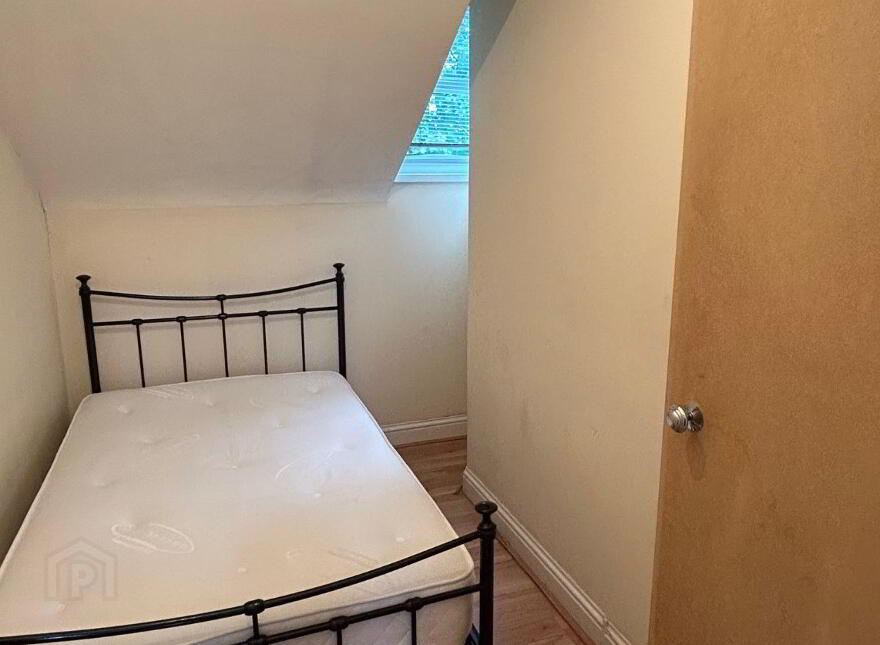 Great Apartment, 2B Rugby Avenue, Queens Quarter, Belfast, BT7 1RG