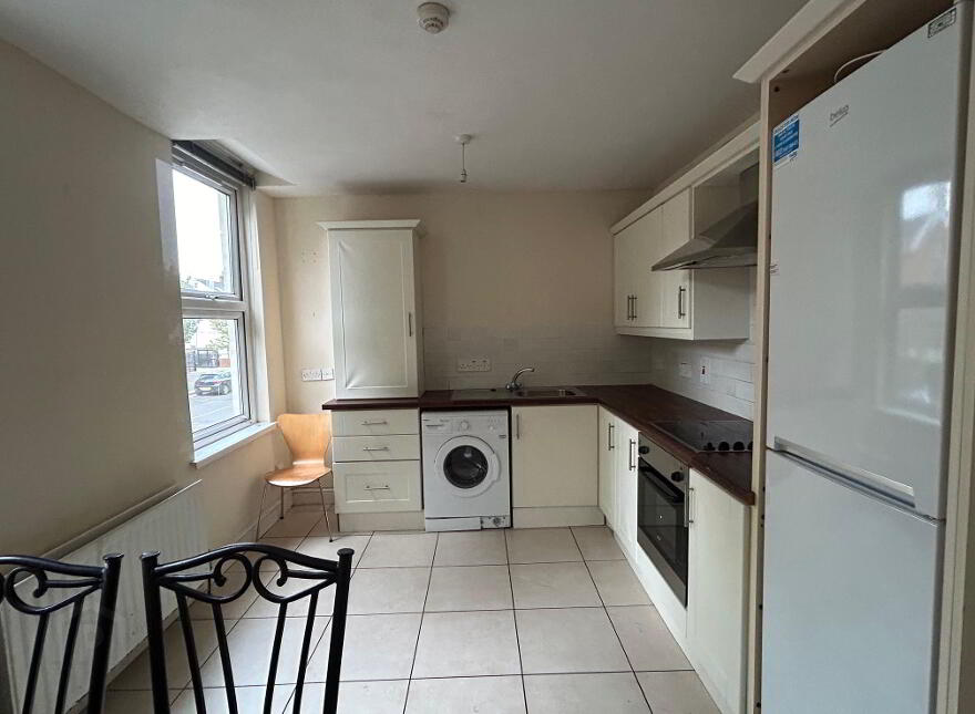 Great Apartment, 2B Rugby Avenue, Queens Quarter, Belfast, BT7 1RG