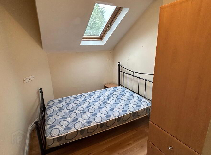 Great Apartment, 2B Rugby Avenue, Queens Quarter, Belfast, BT7 1RG
