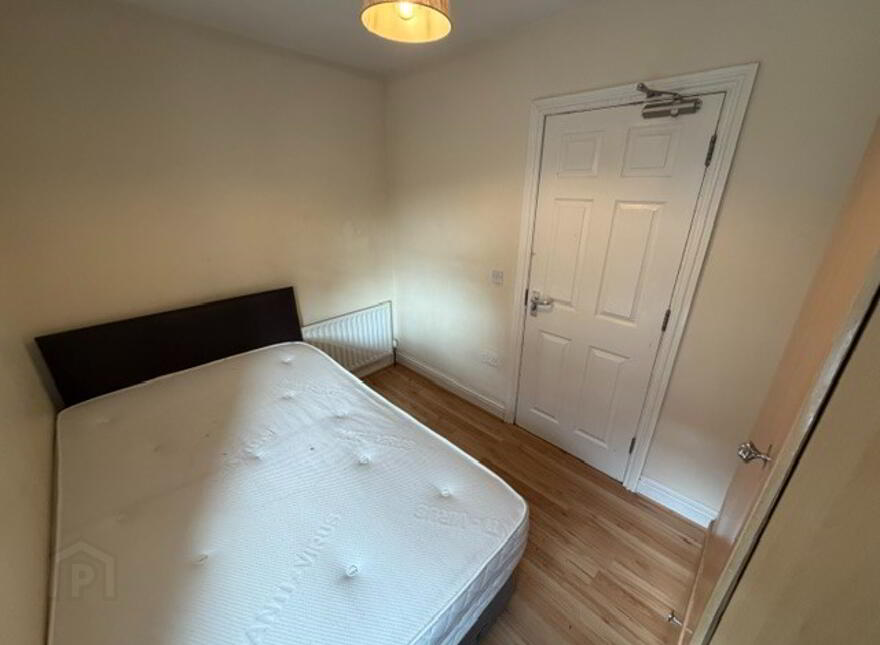 Great Apartment, 2B Rugby Avenue, Queens Quarter, Belfast, BT7 1RG