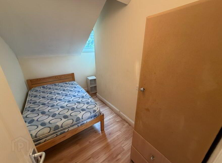 Great Apartment, 2B Rugby Avenue, Queens Quarter, Belfast, BT7 1RG