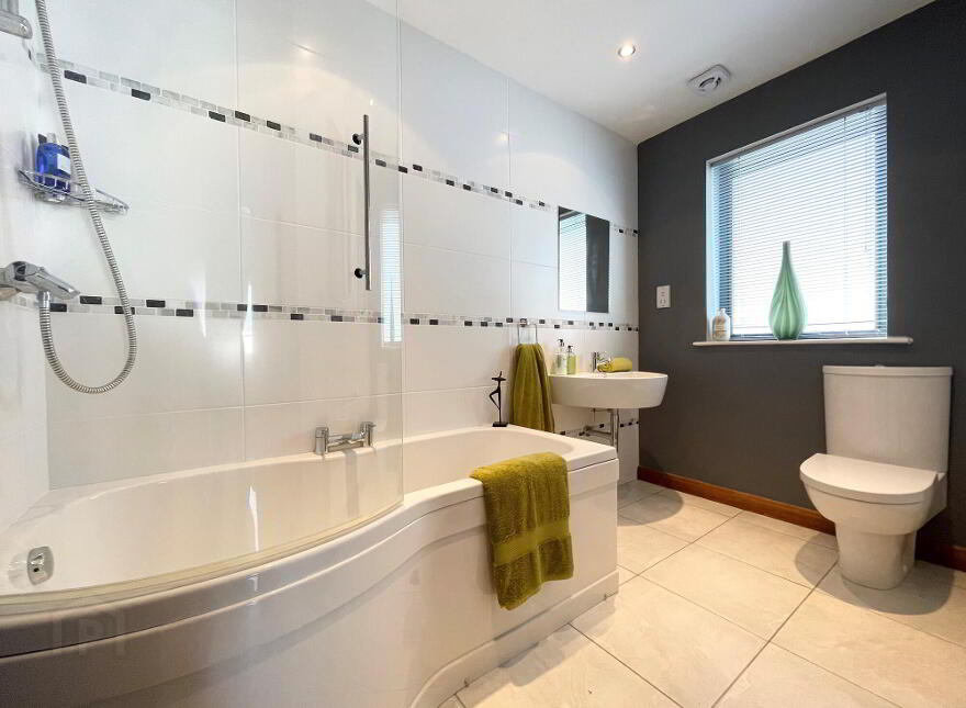 18 The Whins, Portrush, BT56 8FG