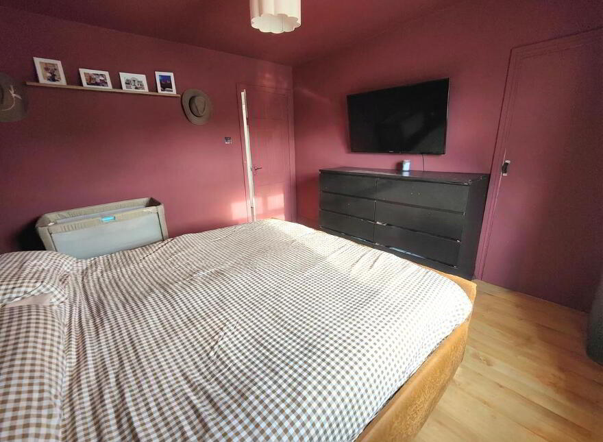 5 Lyndhurst Row, Belfast, BT13 3XX