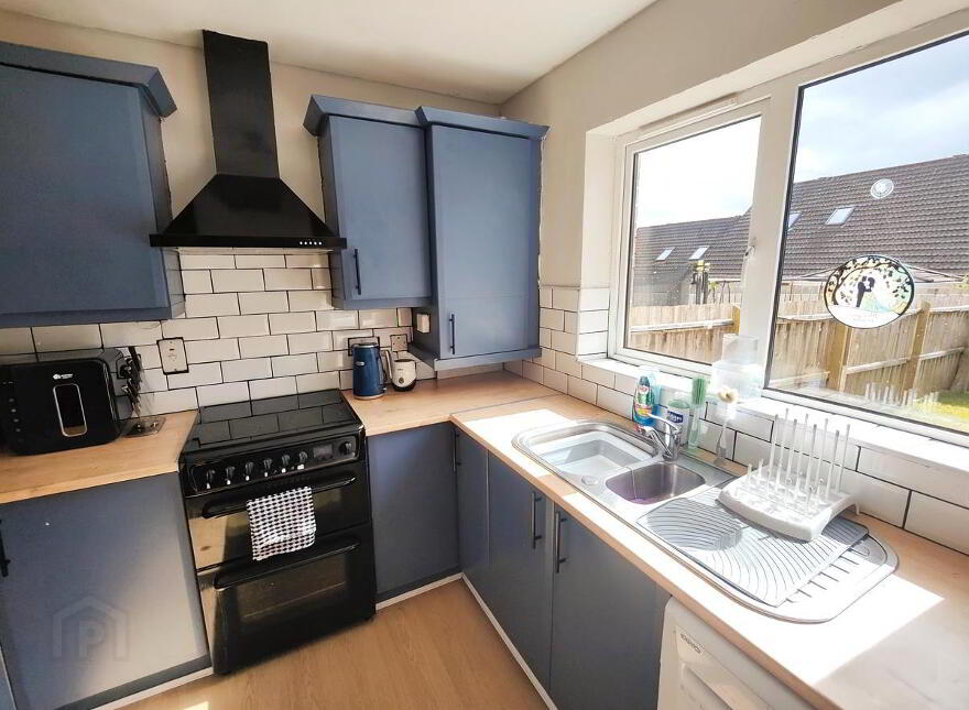 5 Lyndhurst Row, Belfast, BT13 3XX