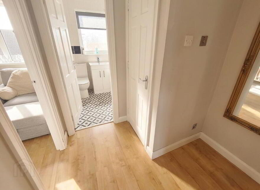 5 Lyndhurst Row, Belfast, BT13 3XX