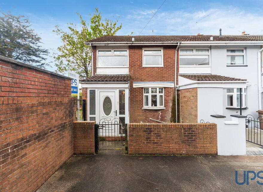 28 Moyard Park, Belfast, BT12 7FS