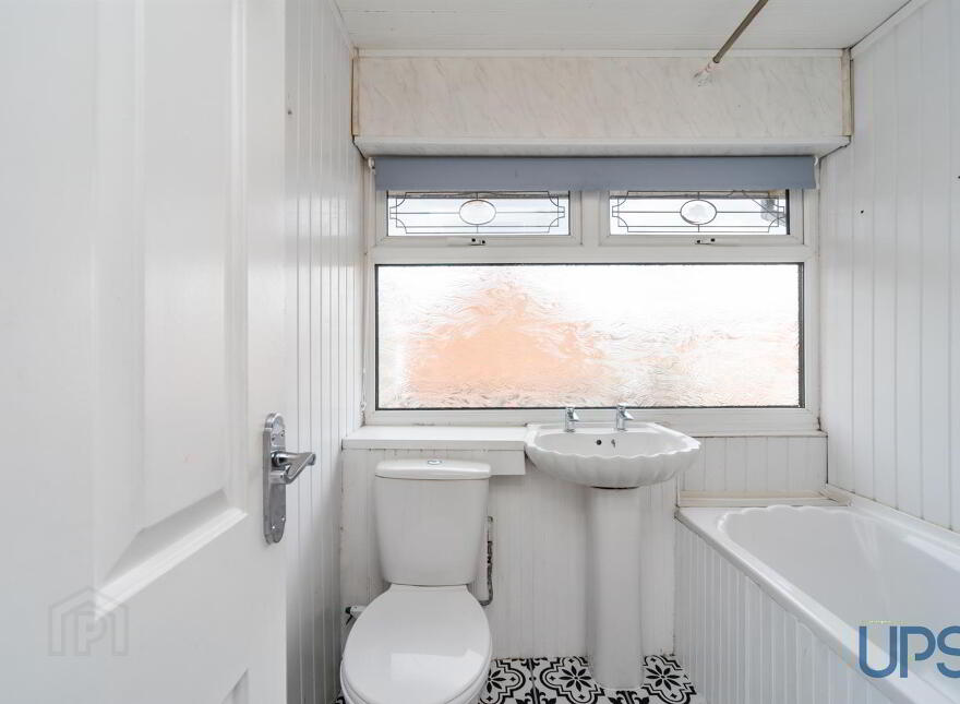28 Moyard Park, Belfast, BT12 7FS