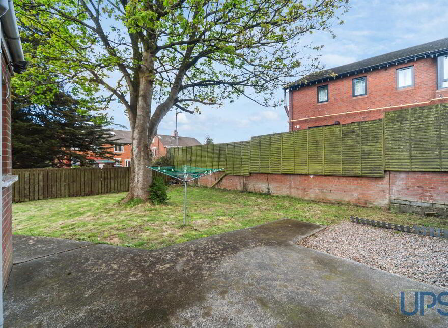 28 Moyard Park, Belfast, BT12 7FS