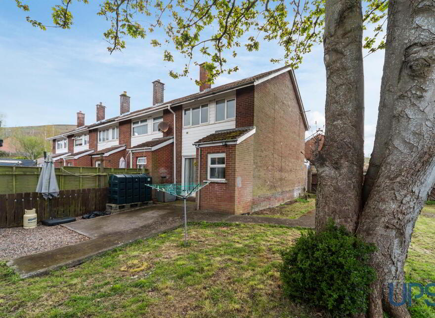 28 Moyard Park, Belfast, BT12 7FS