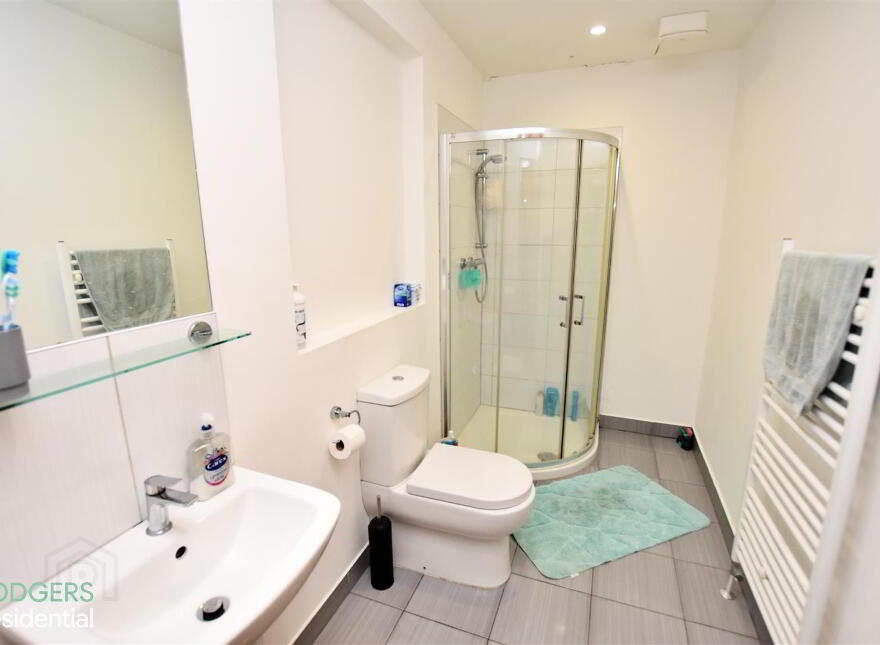 Apt 3, 104 Eglantine Avenue, Belfast, BT9 6EU