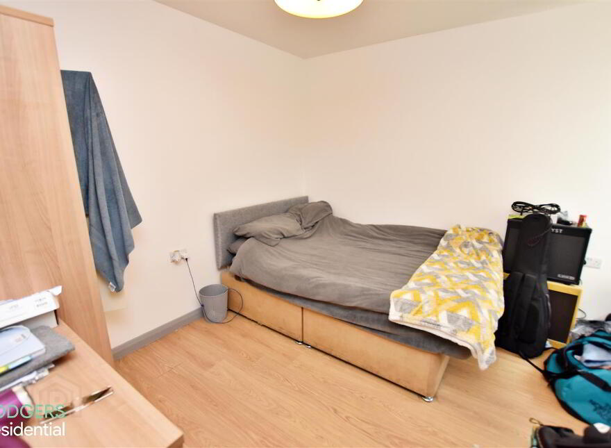 Apt 3, 104 Eglantine Avenue, Belfast, BT9 6EU