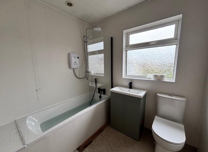 19 Alexandra Avenue, Whitehead, Carrickfergus, BT38 9SH