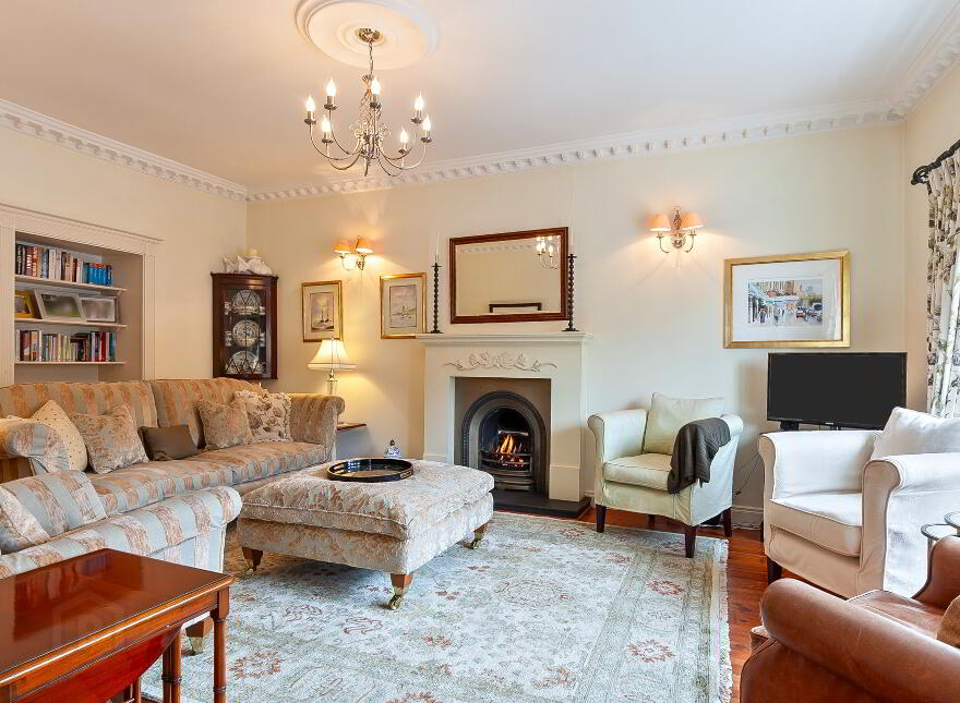24 Main Street, Royal Hillsborough, BT26 6AE