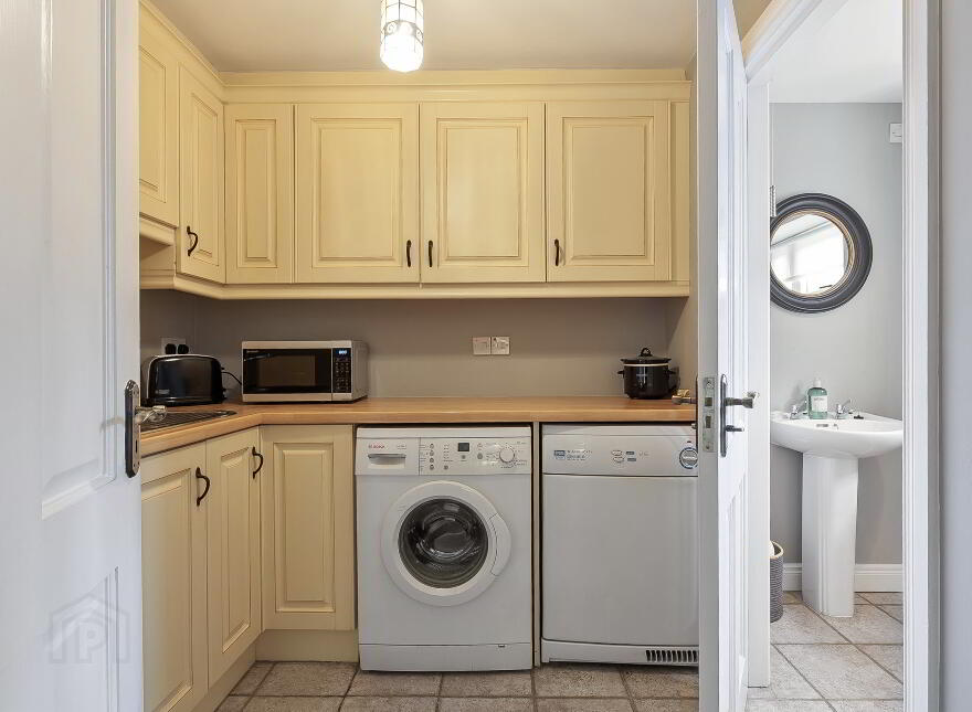 24 Main Street, Royal Hillsborough, BT26 6AE
