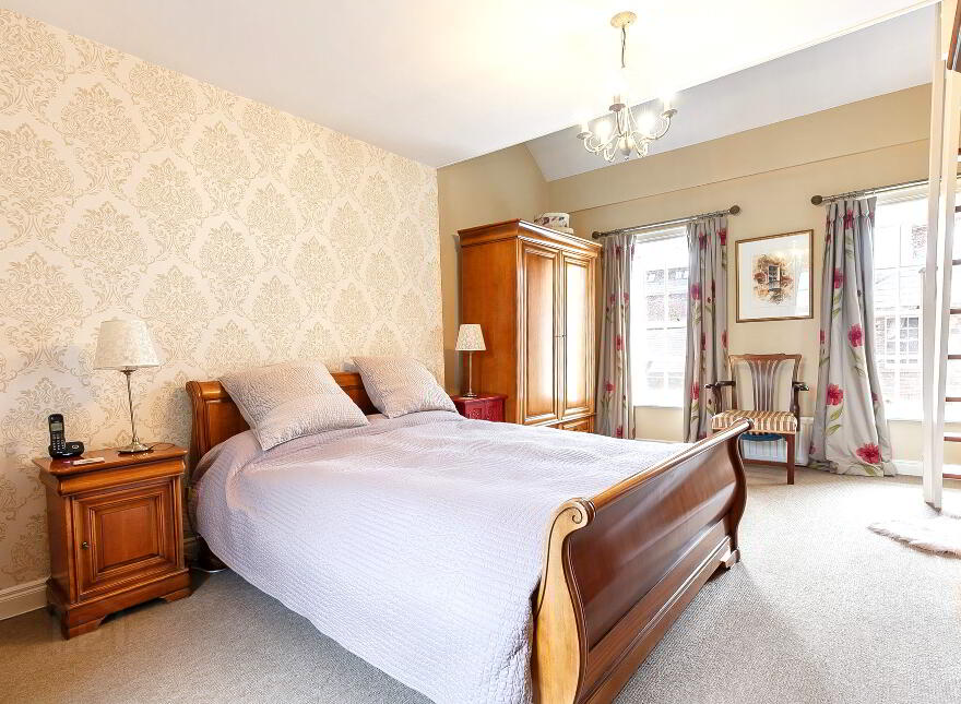 24 Main Street, Royal Hillsborough, BT26 6AE