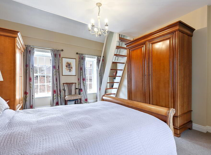 24 Main Street, Royal Hillsborough, BT26 6AE