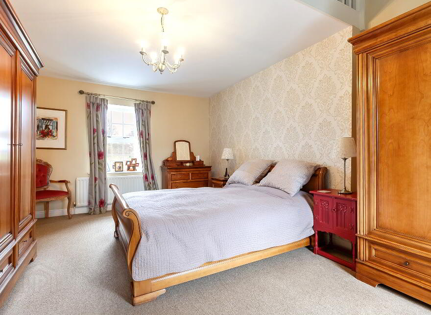 24 Main Street, Royal Hillsborough, BT26 6AE