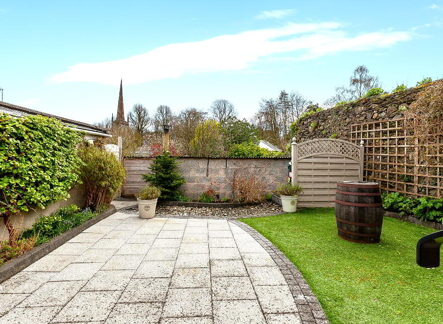 24 Main Street, Royal Hillsborough, BT26 6AE