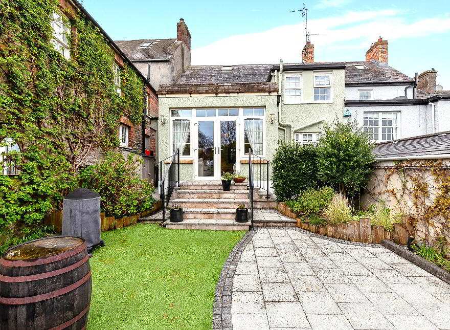 24 Main Street, Royal Hillsborough, BT26 6AE