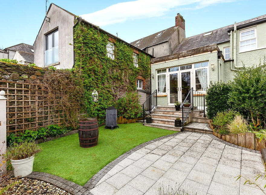 24 Main Street, Royal Hillsborough, BT26 6AE