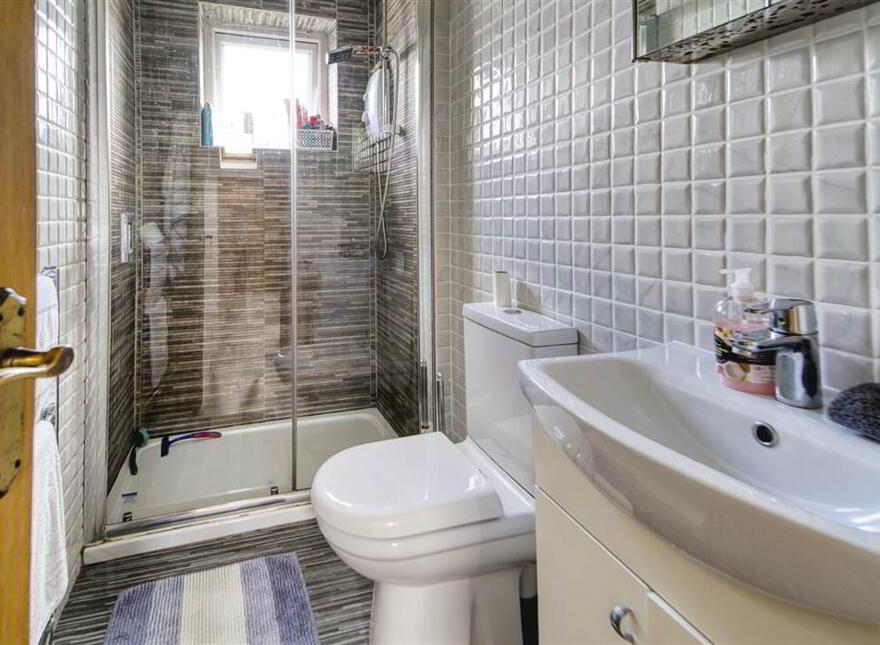 18 Whitla Road, Lisburn, BT28 3PP