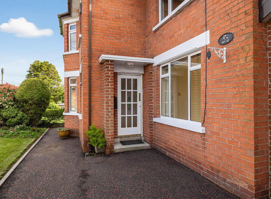 10 Waverley Avenue, Lisburn, BT28 1JS