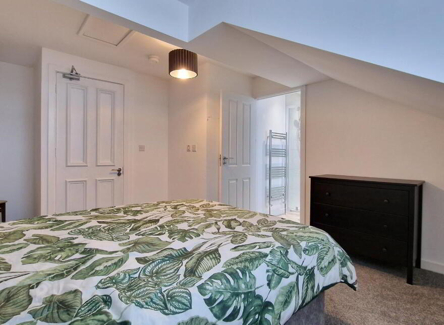 Room 4, 265 Woodstock Road, Belfast, BT6 8PR