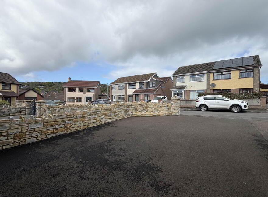 6 Greenland Gardens, Larne, BT40 1HF