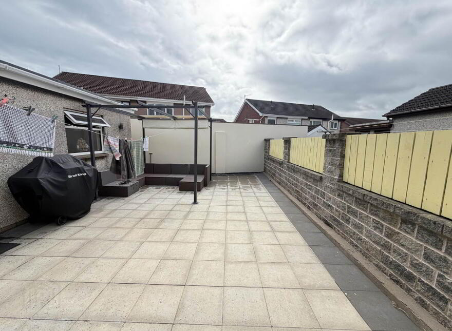 6 Greenland Gardens, Larne, BT40 1HF