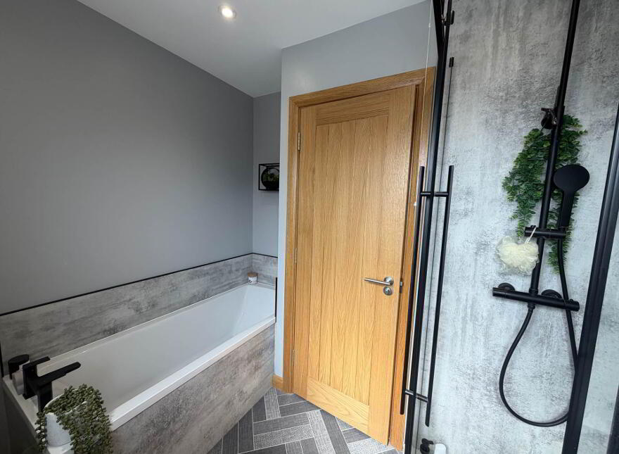 6 Greenland Gardens, Larne, BT40 1HF