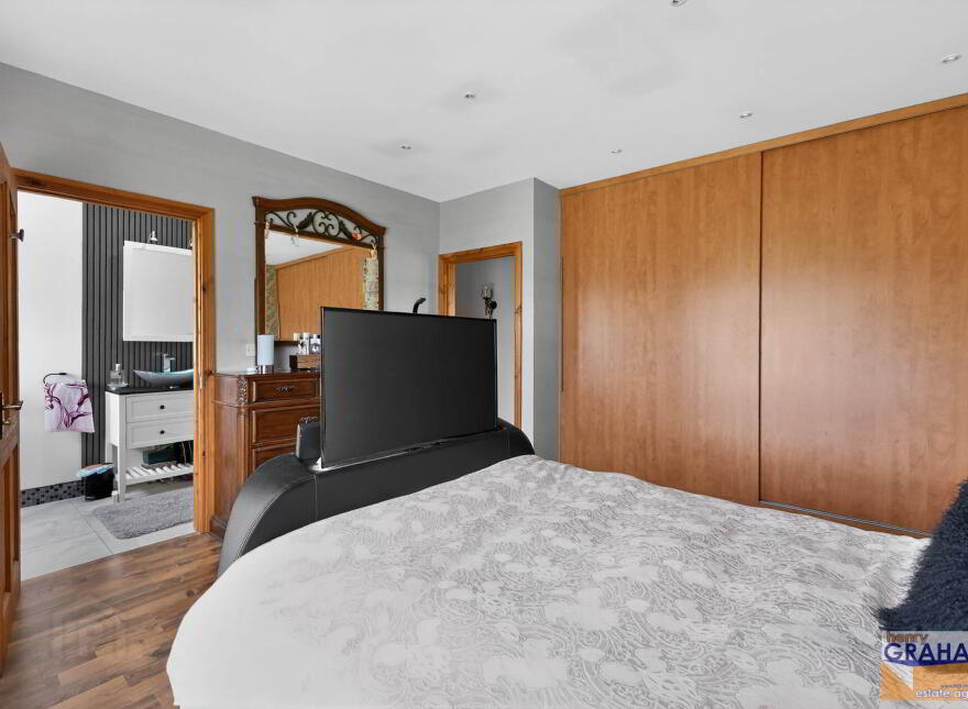28j Lough Road, Upper Ballinderry, Lisburn, BT28 2JY