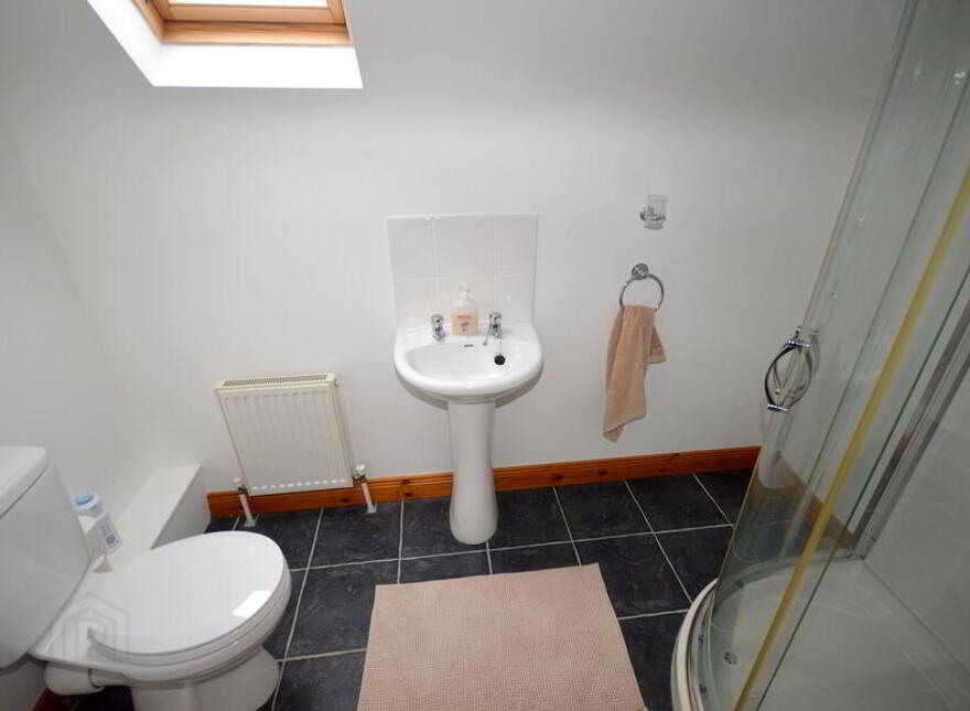 Church Road, Glenties, F94F853