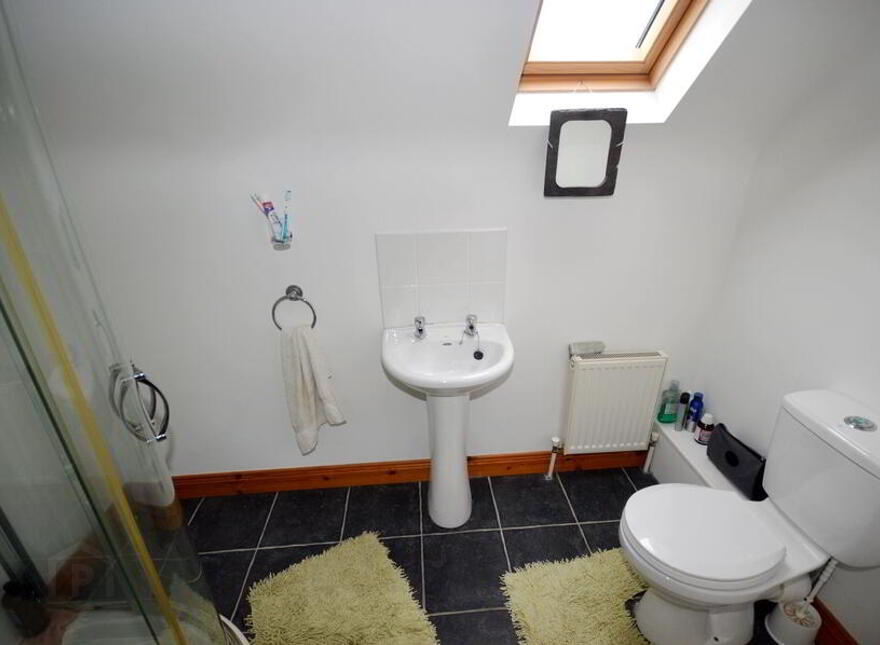Church Road, Glenties, F94F853