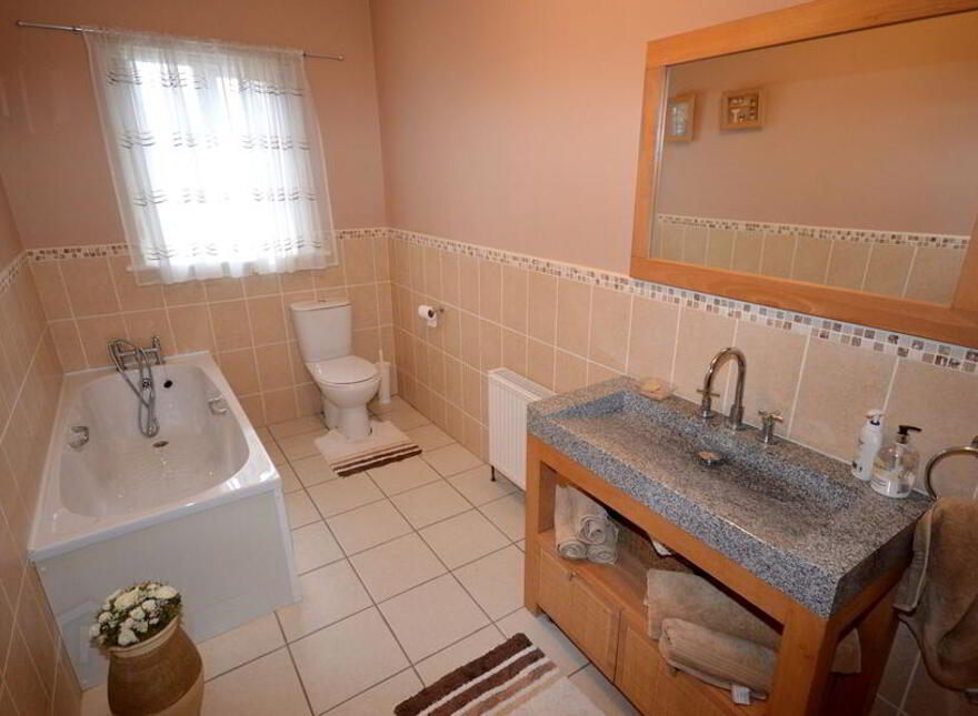 Church Road, Glenties, F94F853