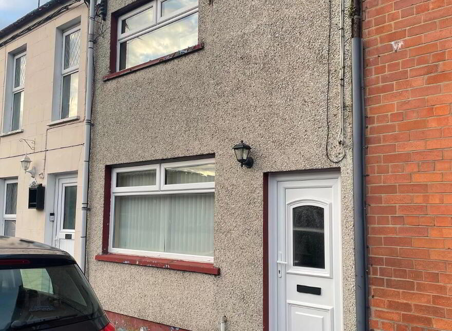 33 Antrim Road, Ballynahinch, BT24 8AN