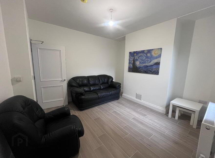 ROOMS TO RENT, 30 Lower Violet Street, - Utilities Included. Derry/L...Waterside, BT47 2AR