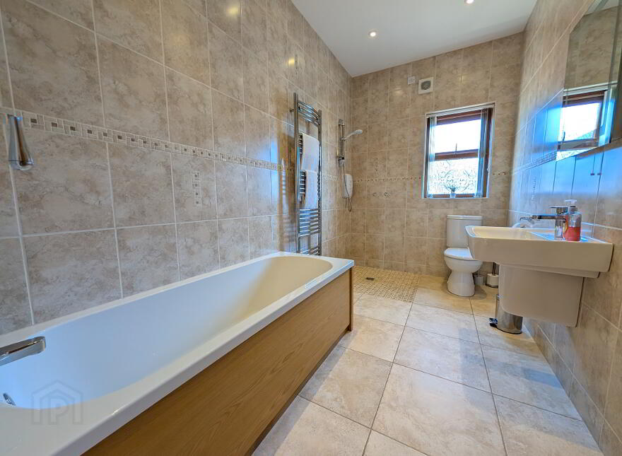 Mourne Country House, 32 Dougans Road, Kilkeel, BT34 4HN