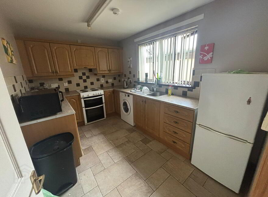 ROOMS TO RENT, 17 Alfred Street, - Utilities Included. Derry/Londond...Waterside, BT47 6DZ