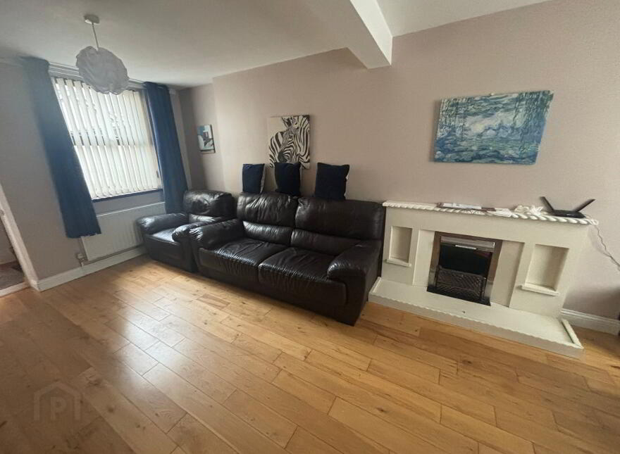 ROOMS TO RENT, 17 Alfred Street, - Utilities Included. Derry/Londond...Waterside, BT47 6DZ