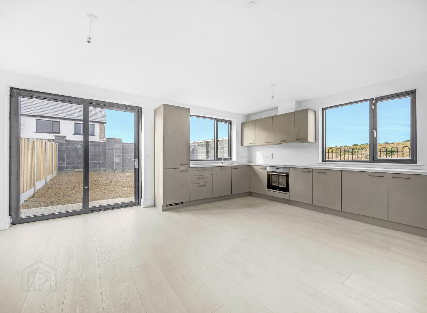 3 Bellingham Lodge, Park Road, Rush, K56N268