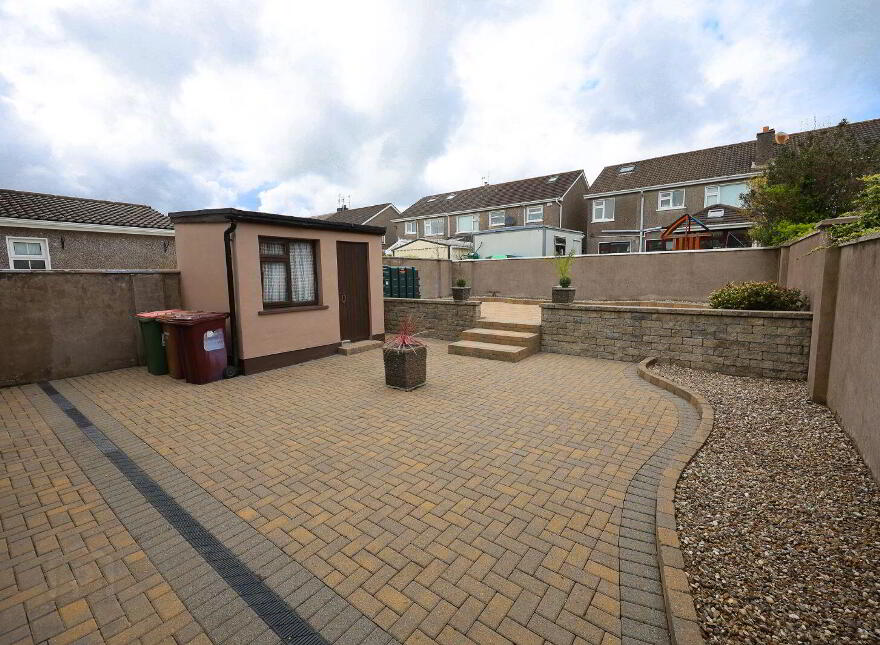 8 Owenabue View, Carrigaline, P43FH94