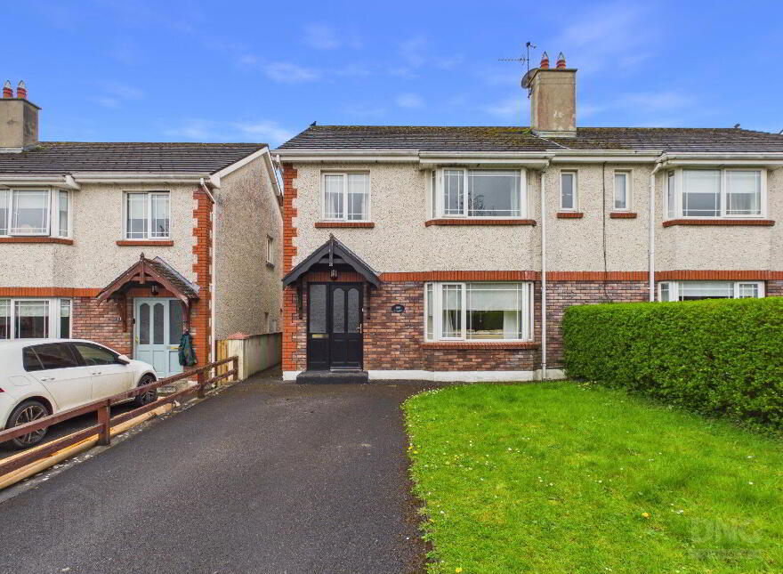 28 Westwood Park, Clara, R35RH32