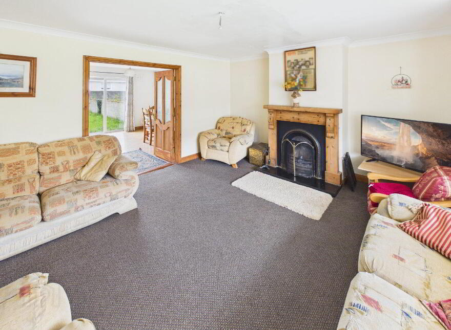 28 Westwood Park, Clara, R35RH32