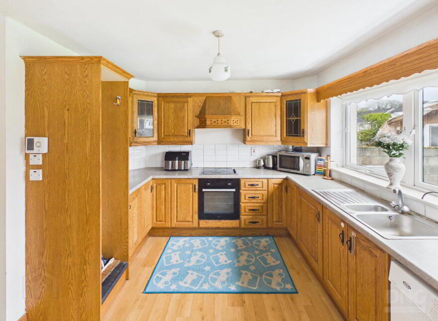 28 Westwood Park, Clara, R35RH32
