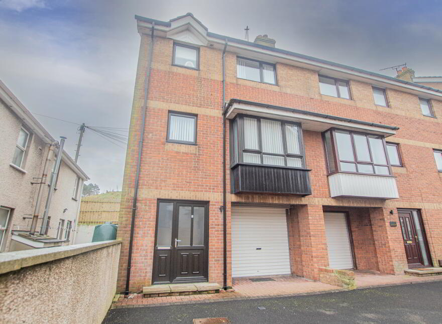 5 Causeway Court, Portrush, BT56 8SJ